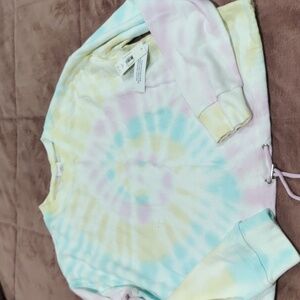 Sweatshirt tie dye